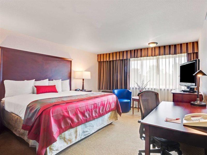 Hotel Ramada By Wyndham Tukwila Southcenter Exterior foto